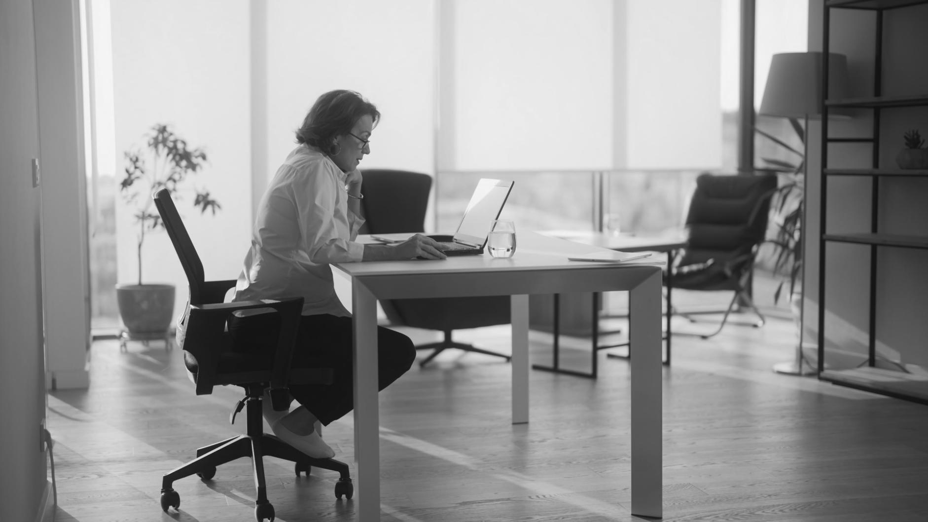 Dashboard met contextbewuste financiële metrics en benchmarking
